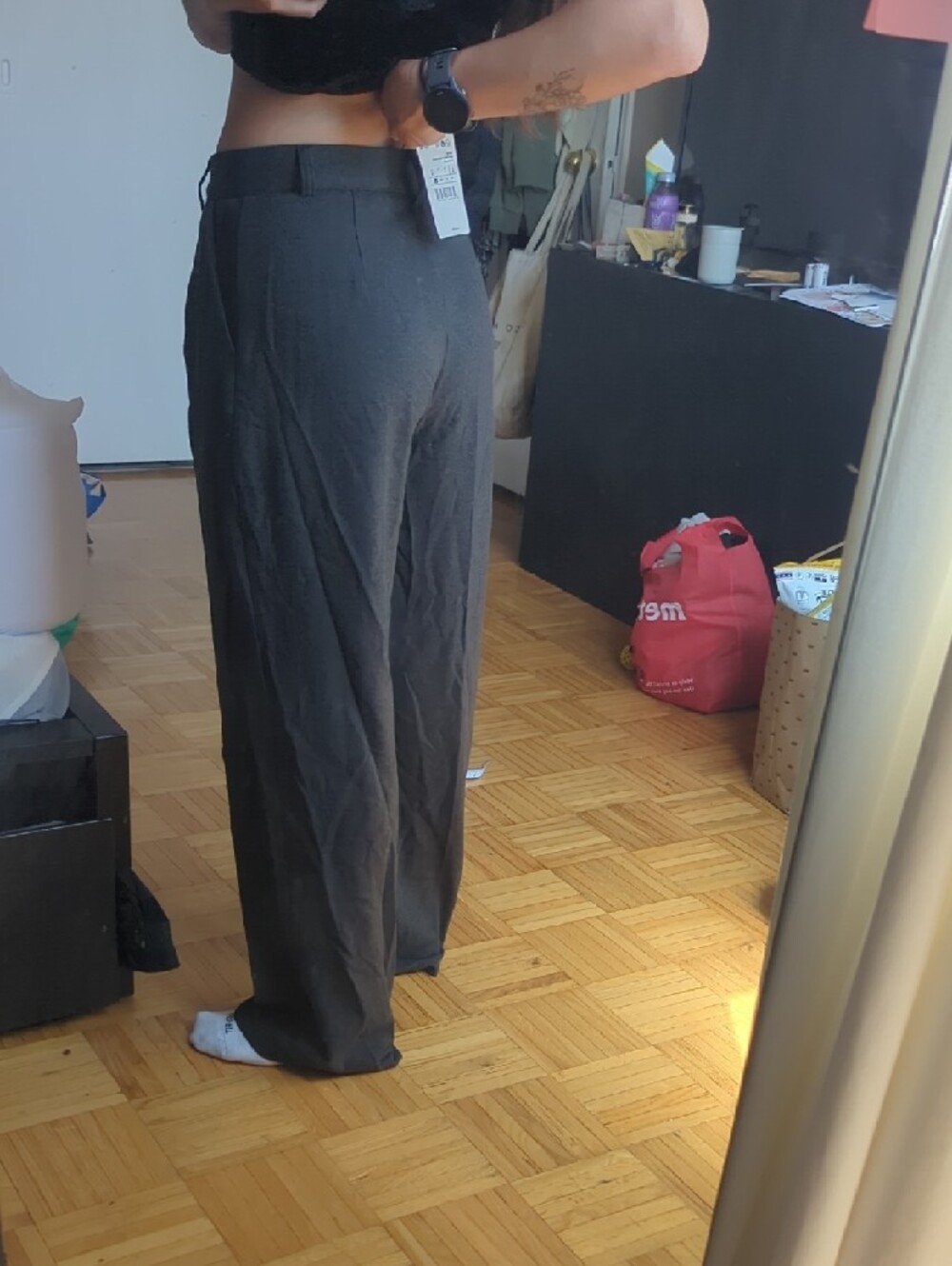 Tailored Wide-Leg Trousers in Charcoal Gray - Women's - Picture 4 of 7